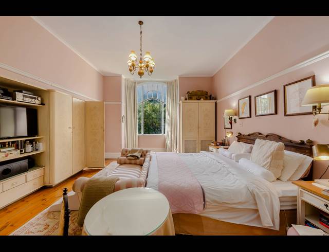 4 BEDROOM FREESTANDING FOR SALE IN ORANJEZICHT